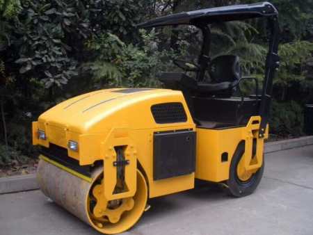 3吨前钢轮后轮胎无级变速自动挡压路机