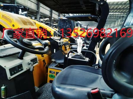 洛阳3吨双钢轮振动压路机